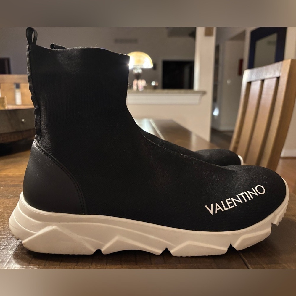 EUC Valentino Garavani Womens Knit High Top Sneakers, Black, Size 9